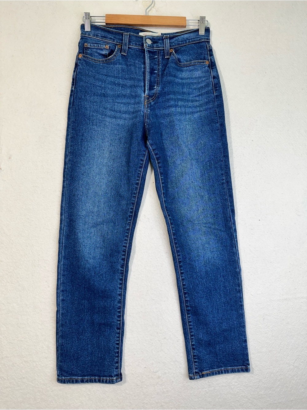 Levi’s Wedgie Classic Straight-Leg Jeans Medium Blue Denim Women's 29 Button-Fly